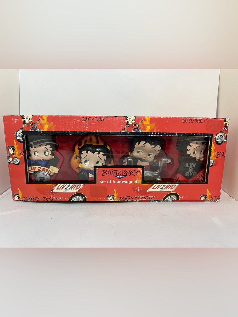 Vintage Betty Boop Red Set of 4 Magnets - Liv 2 Ryd